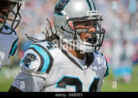 9. Oktober 2011 - Charlotte, North Carolina, USA - Carolina Panthers Runningback DeAngelo Williams (34). Heiligen besiegen die Panthers 30-27 bei der Bank of America Stadium in Charlotte, North Carolina. (Kredit-Bild: © Anthony Barham/Southcreek/ZUMAPRESS.com) Stockfoto