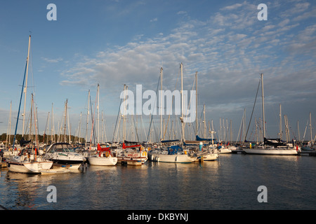 Am frühen Morgen Yarmouth Hafen Isle Of Wight Hampshire England Stockfoto