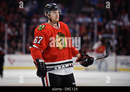 13. Oktober 2011 - Chicago, Illinois, USA - Chicago rechten Flügel Michael Frolik (67) während des NHL-Spiels zwischen den Chicago Blackhawks und die Winnipeg Jets im United Center in Chicago, IL. Die Blackhawks besiegt die Jets 4-3. (Kredit-Bild: © John Rowland/Southcreek/ZUMAPRESS.com) Stockfoto