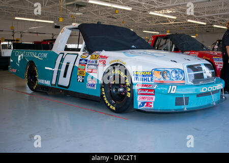 15. Oktober 2011 - Las Vegas, Nevada, USA - The #10 Glen Lerner Unternehmen Dodge Ram sitzen in den Gruben vor Beginn der NASCAR Camping World Truck Series Smiths 350 auf dem Las Vegas Motor Speedway in Las Vegas, Nevada. (Kredit-Bild: © Matt Gdowski/Southcreek/ZUMAPRESS.com) Stockfoto