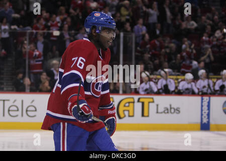 15. Oktober 2011 - Montreal, Quebec, Kanada - Montreal Canadiens Defenceman p.k. Subban (76) wartet ein Face-off in die zweite Periode Aktion bei den Montréal Canadiens Spiel gegen die Colorado Avalanche im Centre Bell. Nach zwei Perioden führt Colorado 4-3. (Kredit-Bild: © Phillippe Champoux/Southcreek/ZUMAPRESS.com) Stockfoto