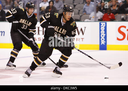 15. Oktober 2011 - Dallas, Texas, US - Dallas Stars nach vorn Mike Ribeiro (63) während der Aktion zwischen den Dallas Stars und die Columbus Blue Jackets.  Nach der 1. Spielzeit sind Dallas und Columbus 1-1 im American Airlines Center gebunden. (Kredit-Bild: © Andrew Dieb/Southcreek/ZUMAPRESS.com) Stockfoto