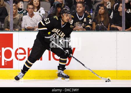 15. Oktober 2011 - Dallas, Texas, US - Dallas Stars nach vorn Mike Ribeiro (63) während der Aktion zwischen den Dallas Stars und die Columbus Blue Jackets.  Dallas besiegt Columbus 4-2 im American Airlines Center. (Kredit-Bild: © Andrew Dieb/Southcreek/ZUMAPRESS.com) Stockfoto