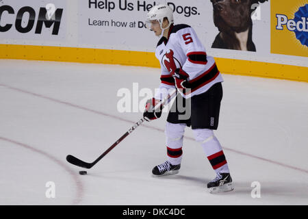 15. Oktober 2011 - Nashville, Tennessee, USA - New Jersey Devils Verteidiger Adam Larsson (5) Schlittschuhe mit dem Puck. Die New Jersey Devils besiegt den Nashville Predators 3-2 in einem Shoot out in der Bridgestone Arena in Nashville, TN (Credit-Bild: © Allan Wagner/Southcreek/ZUMAPRESS.com) Stockfoto