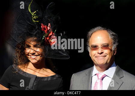 2. Oktober 2011 - Paris, US - Szenen aus der Qatar Prix De L' Arc De Triomphe bei Longchamp Race Course in Paris, Frankreich am 02.10.11. (Bild Kredit: Ryan Lasek/Eclipse/ZUMAPRESS.com ©) Stockfoto