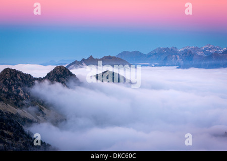 Blick vom Hourquette Forschungsreaktors in La Reserva Natural de Néouvielle, Pyrenäen, Frankreich. Stockfoto