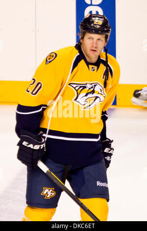 15. Oktober 2011 - Nashville, Tennessee, USA - Nashville Predators Verteidiger Ryan Suter (20) vor dem Spiel Aufwärmen. Die New Jersey Devils besiegt den Nashville Predators 3-2 in einer Schießerei in der Bridgestone Arena in Nashville, TN (Credit-Bild: © Allan Wagner/Southcreek/ZUMAPRESS.com) Stockfoto