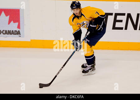 15. Oktober 2011 - Nashville, Tennessee, USA - Nashville Predators Verteidiger Jonathon Blum (7) Schlittschuhe mit dem Puck.  Die New Jersey Devils besiegt den Nashville Predators 3-2 in einer Schießerei in der Bridgestone Arena in Nashville, TN (Credit-Bild: © Allan Wagner/Southcreek/ZUMAPRESS.com) Stockfoto