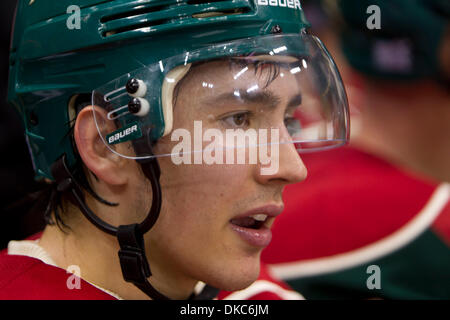 15. Oktober 2011 - St. Paul, Minnesota, USA - Minnesota Wild Verteidiger Jared Spurgeon (46) in der Eishockey-Spiel zwischen den Detroit Red Wings und die Minnesota Wild im Xcel Energy Center in St. Paul, Minnesota. Die Red Wings gewann das Spiel 3: 2 in der Overtime. (Kredit-Bild: © Steve Kotvis/Southcreek/ZUMAPRESS.com) Stockfoto
