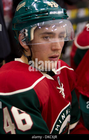 15. Oktober 2011 - St. Paul, Minnesota, USA - Minnesota Wild Verteidiger Jared Spurgeon (46) in der Eishockey-Spiel zwischen den Detroit Red Wings und die Minnesota Wild im Xcel Energy Center in St. Paul, Minnesota. Die Red Wings gewann das Spiel 3: 2 in der Overtime. (Kredit-Bild: © Steve Kotvis/Southcreek/ZUMAPRESS.com) Stockfoto