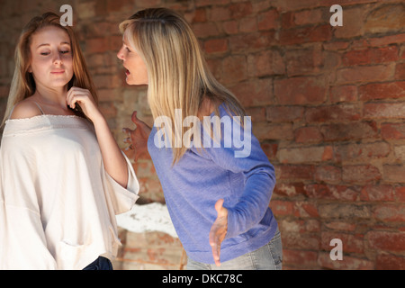 Mutter und Tochter streiten Stockfoto