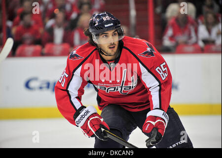 18. Oktober 2011 - Washington Dc, District Of Columbia, Vereinigte Staaten von Amerika - Verizon Center NHL Spiel Action. Washington Capitals Zentrum Mathieu Perreault (85), Final score; 3 Hauptstädte Panthers 0 (Kredit-Bild: © Roland Pintilie/Southcreek/ZUMAPRESS.com) Stockfoto