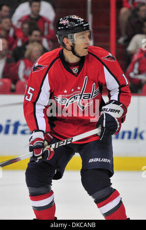 18. Oktober 2011 - Washington Dc, District Of Columbia, Vereinigte Staaten von Amerika - Verizon Center NHL Spiel Action. Washington Capitals zentrieren Endstand Jeff Halpern (15); 3 Hauptstädte Panthers 0 (Kredit-Bild: © Roland Pintilie/Southcreek/ZUMAPRESS.com) Stockfoto