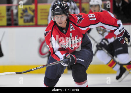 18. Oktober 2011 - Washington Dc, District Of Columbia, Vereinigte Staaten von Amerika - Verizon Center NHL Spiel Action. Washington Capitals zentrieren Endstand Nicklas Bäckström (19); 3 Hauptstädte Panthers 0 (Kredit-Bild: © Roland Pintilie/Southcreek/ZUMAPRESS.com) Stockfoto