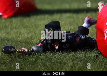 20. Oktober 2011 - Polk City, Florida, USA - ein Spieler aus dem Team 810 TL taucht in die Schlange vor der Pause während die PSP World Cup bei Fantasy of Flight geführt (Kredit-Bild: © Lukas Johnson/Southcreek/ZUMApress.com) Stockfoto