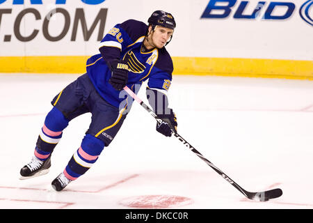 21. Oktober 2011 - Saint Louis, Missouri, USA - St. Louis Blues linken Flügel Alexander Steen (20) in Aktion während eines NHL-Spiels zwischen den Carolina Hurricanes und den St. Louis Blues im Scottrade Center in Saint Louis, Missouri.  Die Blues besiegte die Carolina Hurricanes 3: 2 in der Overtime. (Bild Kredit: Jimmy Simmons/Southcreek/ZUMAPRESS.com ©) Stockfoto