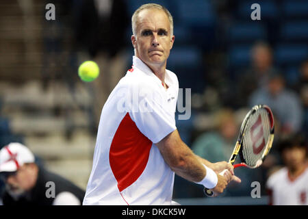 22. Oktober 2011 - Buffalo, New York, USA - USA Todd Martin kehrt die dienen während der HSBC-Tennis-Cup-Serie am First Niagara Center in Buffalo, New York am 22. Oktober 2011 (Credit-Bild: © Nick Serrata/Eclipse/ZUMAPRESS.com) Stockfoto