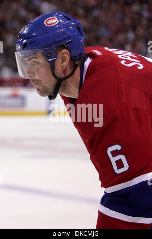24. Oktober 2011 - Montreal, Quebec, Kanada - Montreal Canadiens Defenceman Jaroslav Spacek (6) im ersten Zeitraum Aktion bei den Montréal Canadiens Spiel gegen die Florida Panthers im Centre Bell. Nach einer Periode sind beide Teams 1 gebunden. (Kredit-Bild: © Phillippe Champoux/Southcreek/ZUMAPRESS.com) Stockfoto
