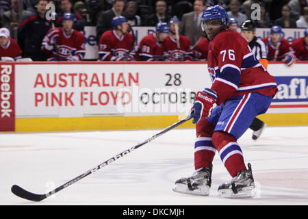 24. Oktober 2011 - Montreal, Quebec, Kanada - Montreal Canadiens Defenceman p.k. Subban (76) im ersten Zeitraum Aktion bei den Montréal Canadiens Spiel gegen die Florida Panthers im Centre Bell. Nach einer Periode sind beide Teams 1 gebunden. (Kredit-Bild: © Phillippe Champoux/Southcreek/ZUMAPRESS.com) Stockfoto