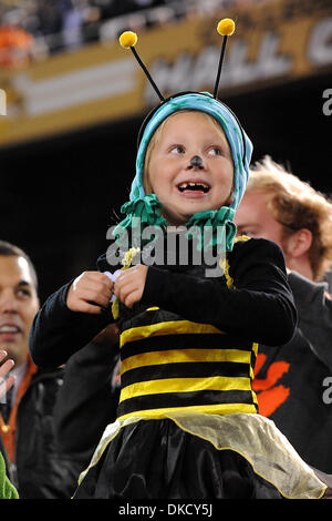 29. Oktober 2011 - Atlanta, Georgia, USA - A Fan am Georgia Tech-Clemson Spiel im Bobby Dodd Stadium in Atlanta Georgia.  Georgia Tech gewinnt 31-17. (Kredit-Bild: © Marty Bingham/Southcreek/ZUMAPRESS.com) Stockfoto