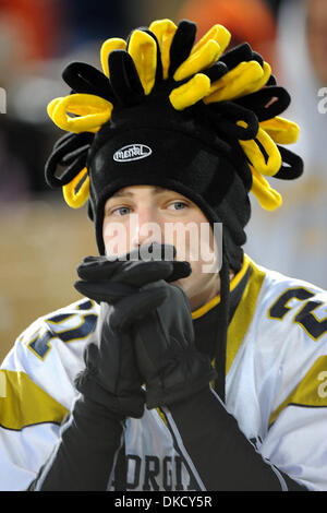 29. Oktober 2011 - Atlanta, Georgia, USA - A Fan am Georgia Tech-Clemson Spiel im Bobby Dodd Stadium in Atlanta Georgia.  Georgia Tech gewinnt 31-17. (Kredit-Bild: © Marty Bingham/Southcreek/ZUMAPRESS.com) Stockfoto