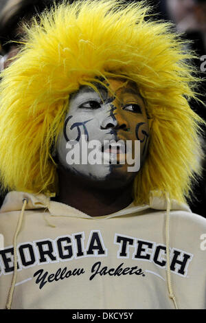 29. Oktober 2011 - Atlanta, Georgia, USA - A Fan am Georgia Tech-Clemson Spiel im Bobby Dodd Stadium in Atlanta Georgia.  Georgia Tech gewinnt 31-17. (Kredit-Bild: © Marty Bingham/Southcreek/ZUMAPRESS.com) Stockfoto