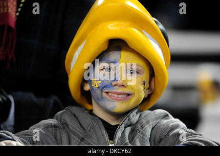 29. Oktober 2011 - Atlanta, Georgia, USA - A Fan am Georgia Tech-Clemson Spiel im Bobby Dodd Stadium in Atlanta Georgia.  Georgia Tech gewinnt 31-17. (Kredit-Bild: © Marty Bingham/Southcreek/ZUMAPRESS.com) Stockfoto