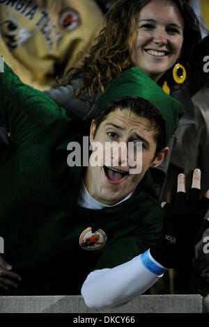 29. Oktober 2011 - Atlanta, Georgia, USA - A Fan am Georgia Tech-Clemson Spiel im Bobby Dodd Stadium in Atlanta Georgia.  Georgia Tech gewinnt 31-17. (Kredit-Bild: © Marty Bingham/Southcreek/ZUMAPRESS.com) Stockfoto