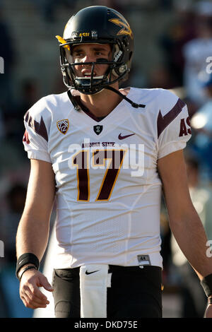 5. November 2011 - Pasadena, Kalifornien, USA - Arizona State Sun Devils quarterback Brock Osweiler #17 vor dem NCAA Football-Spiel zwischen den Arizona State Sun Devils und die UCLA Bruins in der Rose Bowl. (Bild Kredit: Brandon Parry/Southcreek/ZUMAPRESS.com ©) Stockfoto