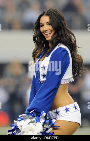 6. November 2011 - Arlington, Texas, Vereinigte Staaten von Amerika - Dallas Cowboys Cheerleaders während der Spielaktion als die Seattle Seahawks face-off gegen die Dallas Cowboys im Cowboys Stadium in Arlington, Texas.  Die Cowboys besiegen die Seahawks 23-13. (Kredit-Bild: © Steven Leija/Southcreek/ZUMAPRESS.com) Stockfoto