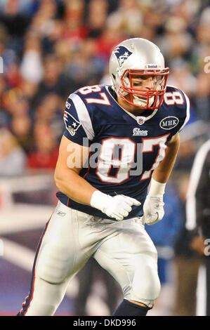 6. November 2011 - Foxborough, Massachusetts, USA - New England Patriots TE Rob Gronkowski (87). Die New York Giants besiegen die New England Patriots 24-20 in den letzten Sekunden im Gillette Stadium. (Bild Kredit: Geoff Bolte/Southcreek/ZUMAPRESS.com ©) Stockfoto