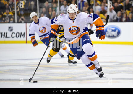 7. November 2011 - Boston, Massachusetts, USA - New York Islanders center Josh Bailey (12). Die Boston Bruins besiegen die New York Islanders-6 - 2 im TD Garden. (Bild Kredit: Geoff Bolte/Southcreek/ZUMAPRESS.com ©) Stockfoto