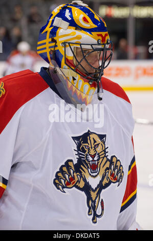 8. November 2011 - Toronto, Ontario, Kanada - Florida Panthers Torwart Scott Clemmensen (30) während dem Aufwärmen vor dem Spiel. Die Florida Panthers spielen die Toronto Maple Leafs auf dem Air Canada Centre. (Kredit-Bild: © Keith Hamilton/Southcreek/ZUMAPRESS.com) Stockfoto