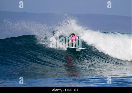 10. Dezember 2006; Maui, Hawaii, USA; Surfen: Billabong Girls Pro 2006. Dezember 8 - 20 2006. Ehemalige ASP World Champion SOFIA MULANOVICH (Peru) gewann die Vans Triple Crown des Surfens mit einem unüberwindlichen Punktevorsprung vor Melanie Bartels (Hawaii), bei den Billabong Girls Pro in Honolua Bay, Maui heute. Mulanovich erreichte das Viertelfinale dieses Ereignisses beenden gleich fünfte und verdienen U Stockfoto