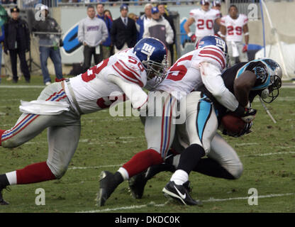 10. Dezember 2006; Charlotte, NC, USA; NFL Football: Carolina Panthers verlieren, die New York Giants 27-13 wie sie bei der Bank of America Stadium in der Innenstadt von Charlotte gespielt.  Obligatorische Credit: Foto von Jason Moore/ZUMA Press. (©) Copyright 2006 von Jason Moore Stockfoto