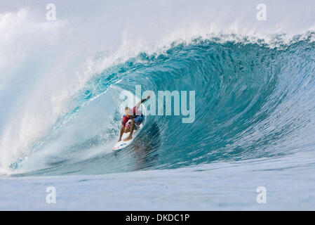 11. Dezember 2006; Oahu, HI, Vereinigte Staaten; Surfen: Rip Curl Pro Pipeline Masters 2006. Dezember 2006 8-20. Achtmal gewann ASP Weltmeister KELLY SLATER (Cocoa Beach, Florida, USA) seine Runden heute zwei Wärme bei der Rip Curl Pro Pipeline Masters. Slater erweitert um drei, Runde Beseitigung Owen Wright (Haw) und Paulo Moura (Bra), von der Veranstaltung. Die Rip Curl Pro Pipeline Masters-Funktionen Stockfoto