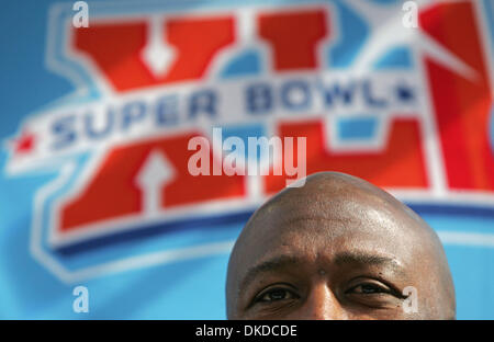 30. Januar 2007 Trainer - Miami, FL, USA - Bären LOVIE SMITH am Super Bowl XLI Medientag. Stockfoto