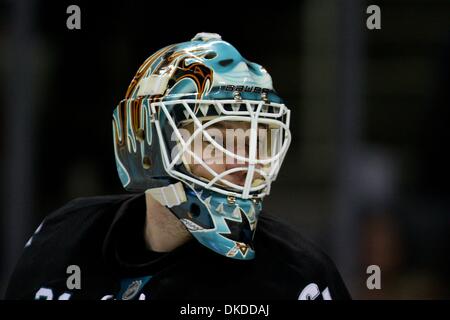10. November 2011 - San Jose, Kalifornien, USA - San Jose Sharks Torhüter Antti Niemi (31) während der NHL-Spiel zwischen den San Jose Sharks und die Minnesota Wild.   Die San Jose Sharks gewinnen das Spiel 3: 1. (Kredit-Bild: © Dinno Kovic/Southcreek/ZUMAPRESS.com) Stockfoto