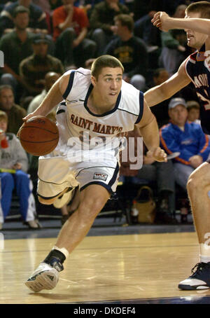 29. Dezember 2006; Walnut Creek, Kalifornien, USA; St. Mary's Brett Collins sucht eine Öffnung gegen Belmont University Freitag, 29. Dezember 2006 in den Shamrock Classic am St. Marys College in Moraga. Obligatorische Credit: Foto von Karl Mondon/Contra Costa Times /ZUMA Presse. (©) Copyright 2006 von Contra Costa Times Stockfoto