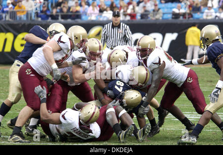 30. Dezember 2006; Charlotte, NC, USA; NCAA Football: Boston College schlagen Navy 25-24, wie Meineke Car Care Schüssel an die Bank of America Stadium in der Innenstadt von Charlotte stattfand.  Obligatorische Credit: Foto von Jason Moore/ZUMA Press. (©) Copyright 2006 von Jason Moore Stockfoto