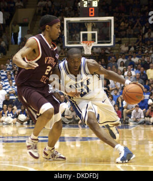 6. Januar 2007 - schlagen, Durham, NC, USA - NCAA College Basketball Durham Blue Devils #21 DeMARCUS NELSON als Virginia Tech Hokies die Duke Blue Devils 69-67 in einer Überstunden als sie Cameron Indoor Stadium befindet sich in der Campus spielten der Duke University in Durham. Stockfoto