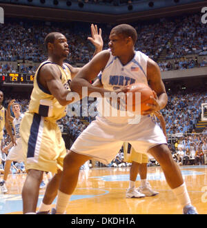 21. Januar 2007 - Chapel Hill, NC, USA - NCAA College Basketball: Carolina Tarheels (21) DEON THOMPSON als Carolina Tarheels der Georgia Tech Yellow Jackets 77-61 zu schlagen, als sie am Dean Smith Center auf dem Campus von The Univeristy of North Carolina von Chapel Hill gespielt. Stockfoto