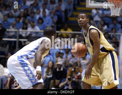 21. Januar 2007 - Chapel Hill, NC, USA - NCAA College Basketball: Carolina Tarheels (5) bewacht TY LAWSON, wie Carolina Tarheels der Georgia Tech Yellow Jackets 77-61 zu schlagen, als sie am Dean Smith Center auf dem Campus von The Univeristy of North Carolina von Chapel Hill gespielt. Stockfoto