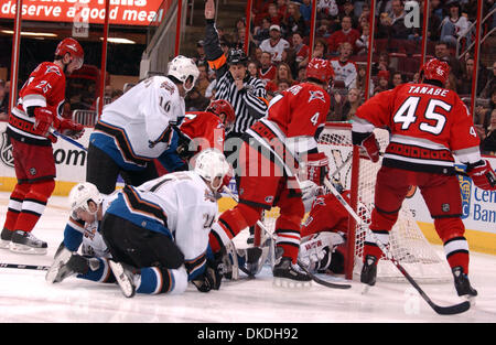 26. Januar 2007; Raleigh, NC, USA; Die Carolina Hurricanes schlagen die Washington Capitals 6-2, als sie die RBC Center mit Sitz in Raleigh spielten. Obligatorische Credit: Foto von Jason Moore/ZUMA Press. (©) Copyright 2007 von Jason Moore Stockfoto