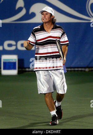 29. Januar 2007 - Delray Beach, FL, USA - VINCENT SPADEA feiert einen Punkt in seinem Match gegen Simon Greul Deutschlands Montagabend während der International Tennis Championships in Delray Beach Tennis Center. Stockfoto