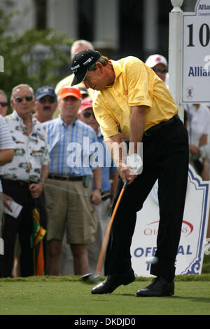 9. Februar 2007 - Boca Raton, FL, habe USA - 1. Runde Aktion im Gange in der Allianz-Meisterschaft auf dem Old Course in Broken Sound Club, Freitag. Hier tour Sieger Rookie NICK PRICE am 10. Abschlag fährt. (Kredit-Bild: © Bob Shanley/Palm Beach Post/ZUMA Press) Einschränkungen: USA Tabloid Rechte heraus! Stockfoto