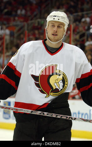 28. Februar 2007 - Raleigh, NC, USA - Ottawa Senators (7) JOSEPH CORVO als die Ottawa Senators schlagen die Carolina Hurricanes 4-2, als sie die RBC Center mit Sitz in Raleigh spielten. (Kredit-Bild: © Jason Moore/ZUMA Press) Stockfoto