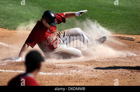 5. März 2007 - scoring Jupiter, FL, USA - Houston Astros MORGAN ENSBERG Folien in Haus, für die Astros im fünften Inning von einem Frühling-Training-Spiel gegen die St. Louis Cardinals heute Nachmittag um Roger Dean Stadium.  (Kredit-Bild: © Bruce R. Bennett/Palm Beach Post/ZUMA Press) Einschränkungen: USA Tabloid Rechte heraus! Stockfoto