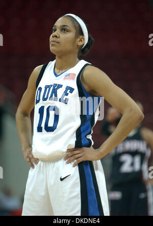 20. März 2007 - Raleigh, NC, USA - Duke Bluedevils (10) LINDSEY HARDING als Duke Bluedevils schlagen die Tempel Eulen 62-52 wie erschien in der zweiten Runde des 2007 NCAA Division I Womens Basketball-Turniers, das im RBC Center stattfand in Raleigh. (Kredit-Bild: © Jason Moore/ZUMA Press) Stockfoto