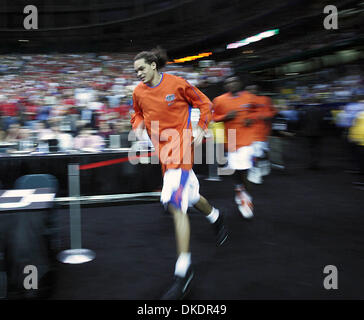 2. April 2007 nehmen - Atlanta, GA, USA - JOAKIM NOAH und Florida an das Gericht.  (Kredit-Bild: © Damon Higgins/Palm Beach Post/ZUMA Press) Einschränkungen: USA Tabloid Rechte heraus! Stockfoto